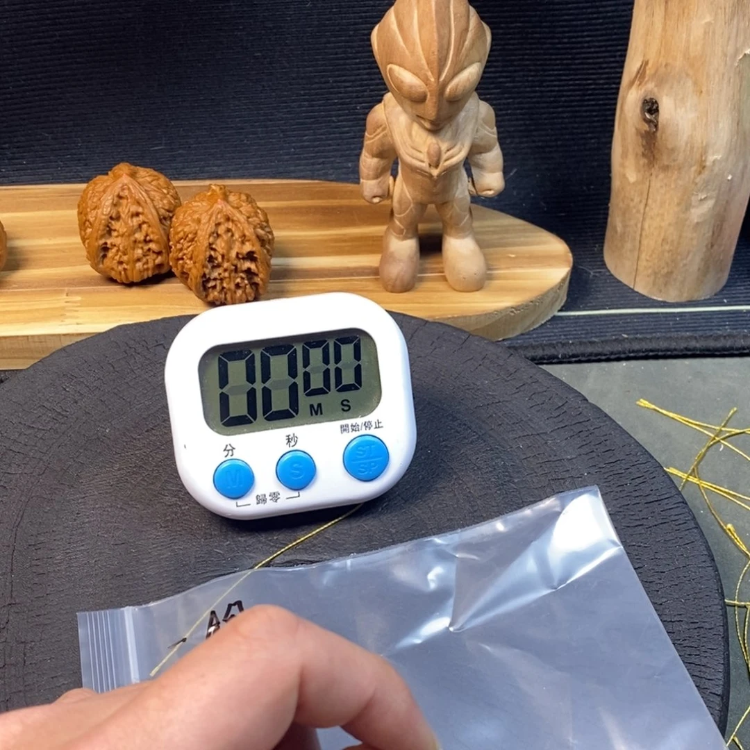 吊坠桃核我是任正星期的一个人