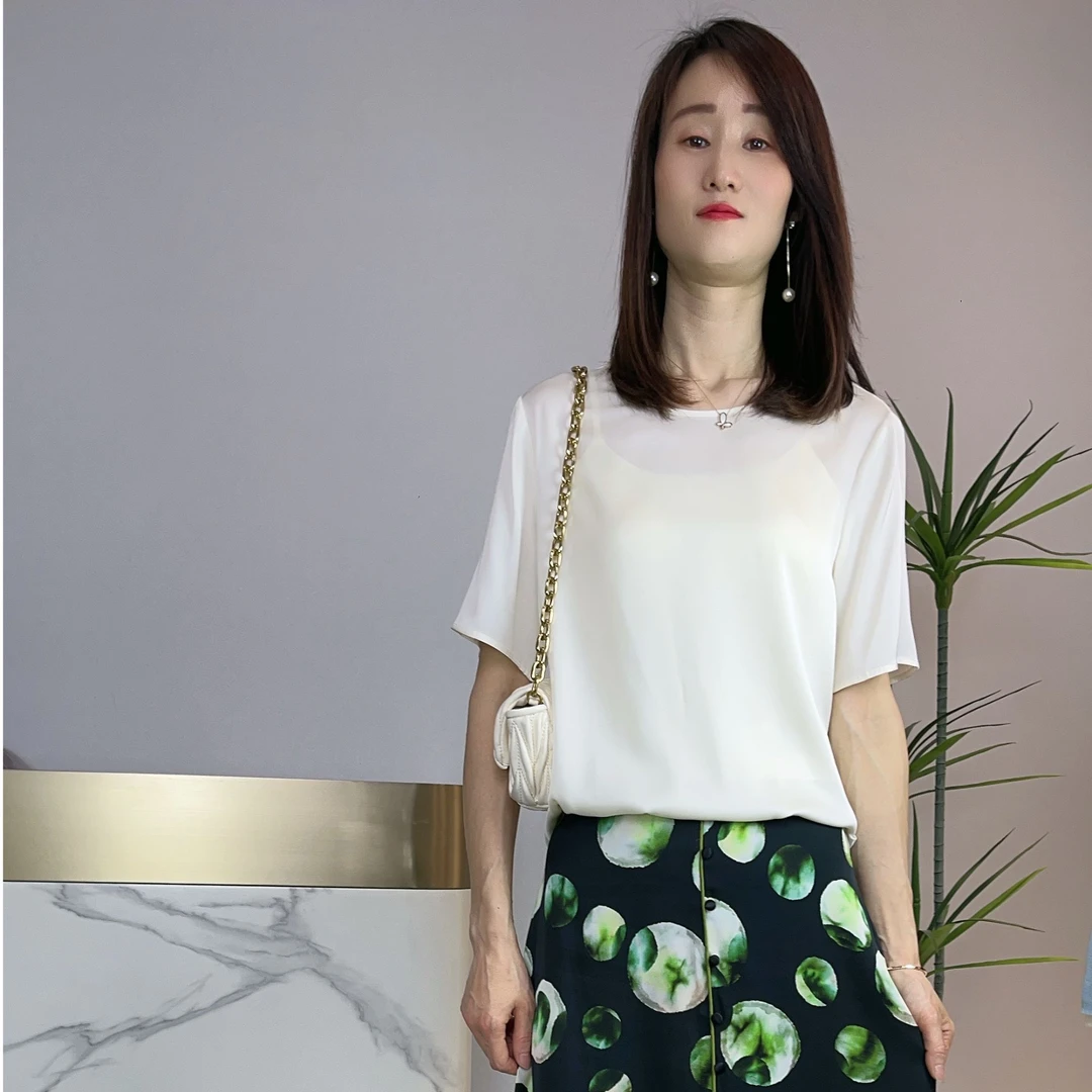 桑蚕丝百搭款舒适上衣白色简约夏季显瘦气质