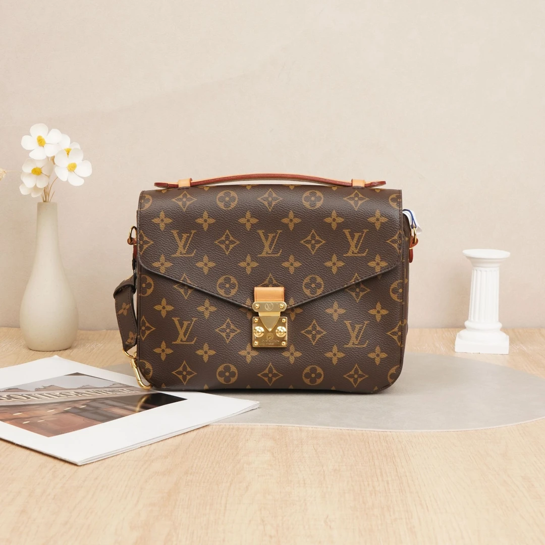 95新 LouisVuitton/路易威登 路易威登邮差中号老花DS026200