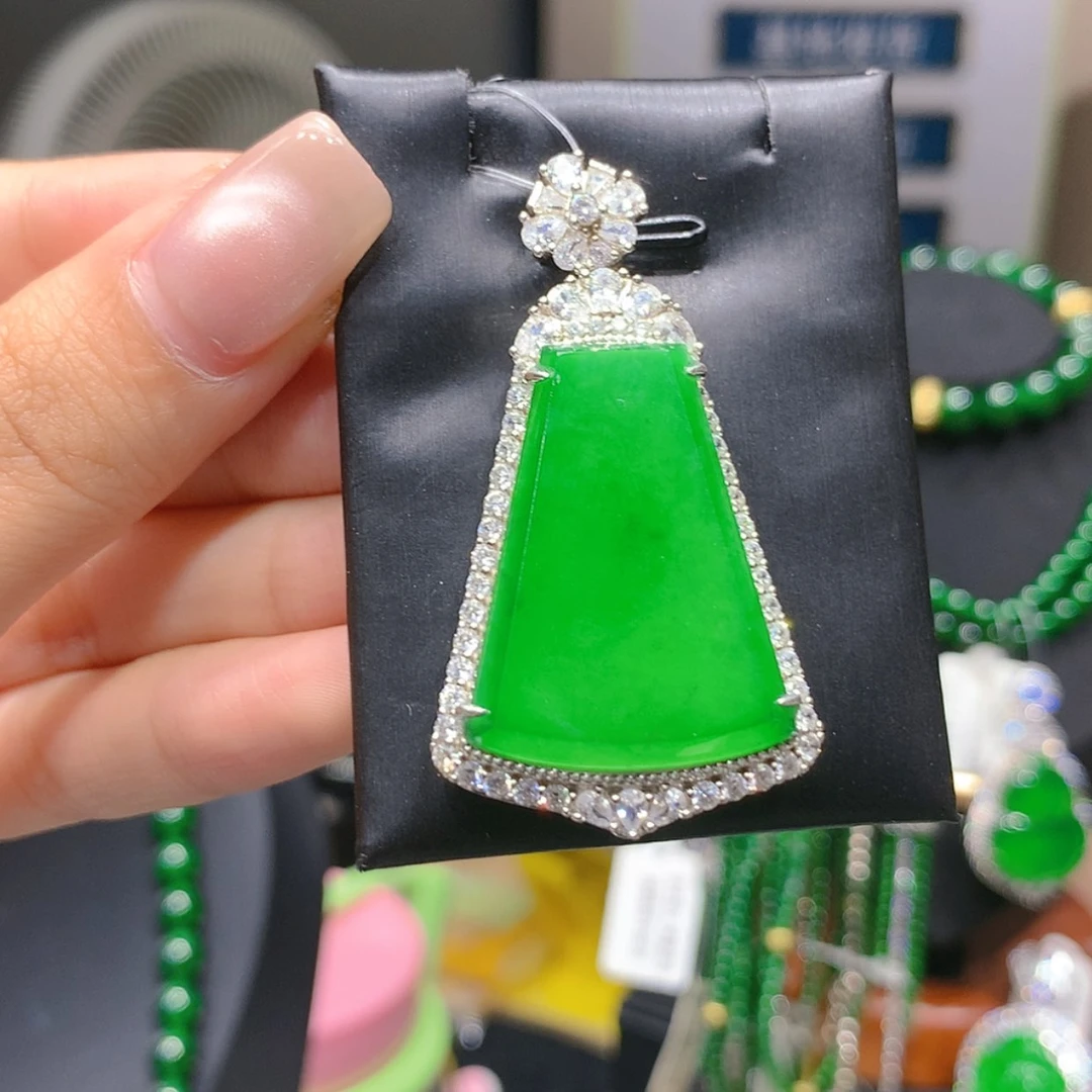 【闪购商品】颈饰银S925镶嵌翡翠8柒姐