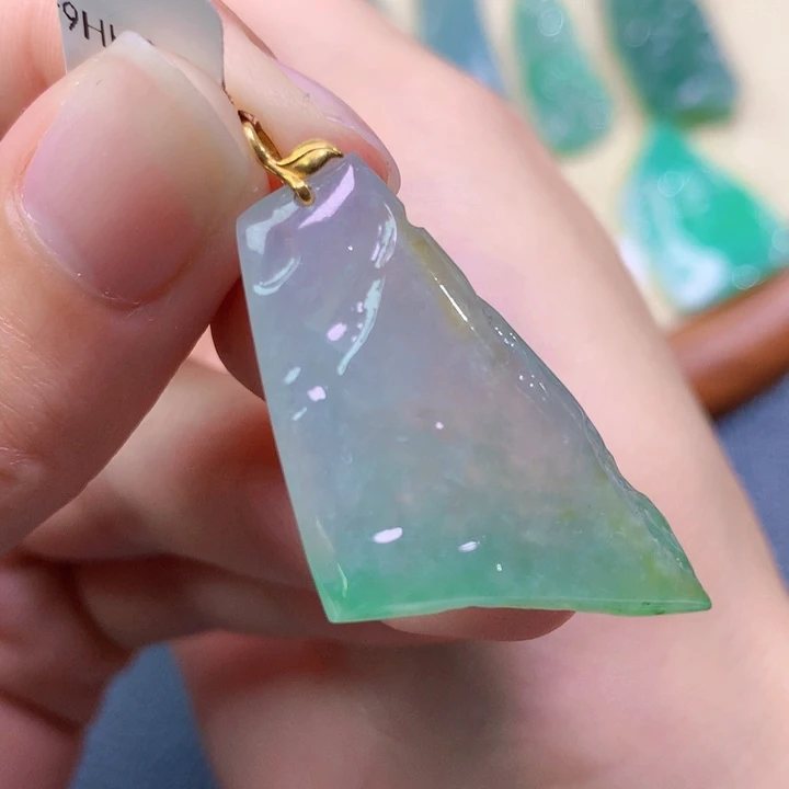 翡翠未镶嵌吊坠(不含链) 8479