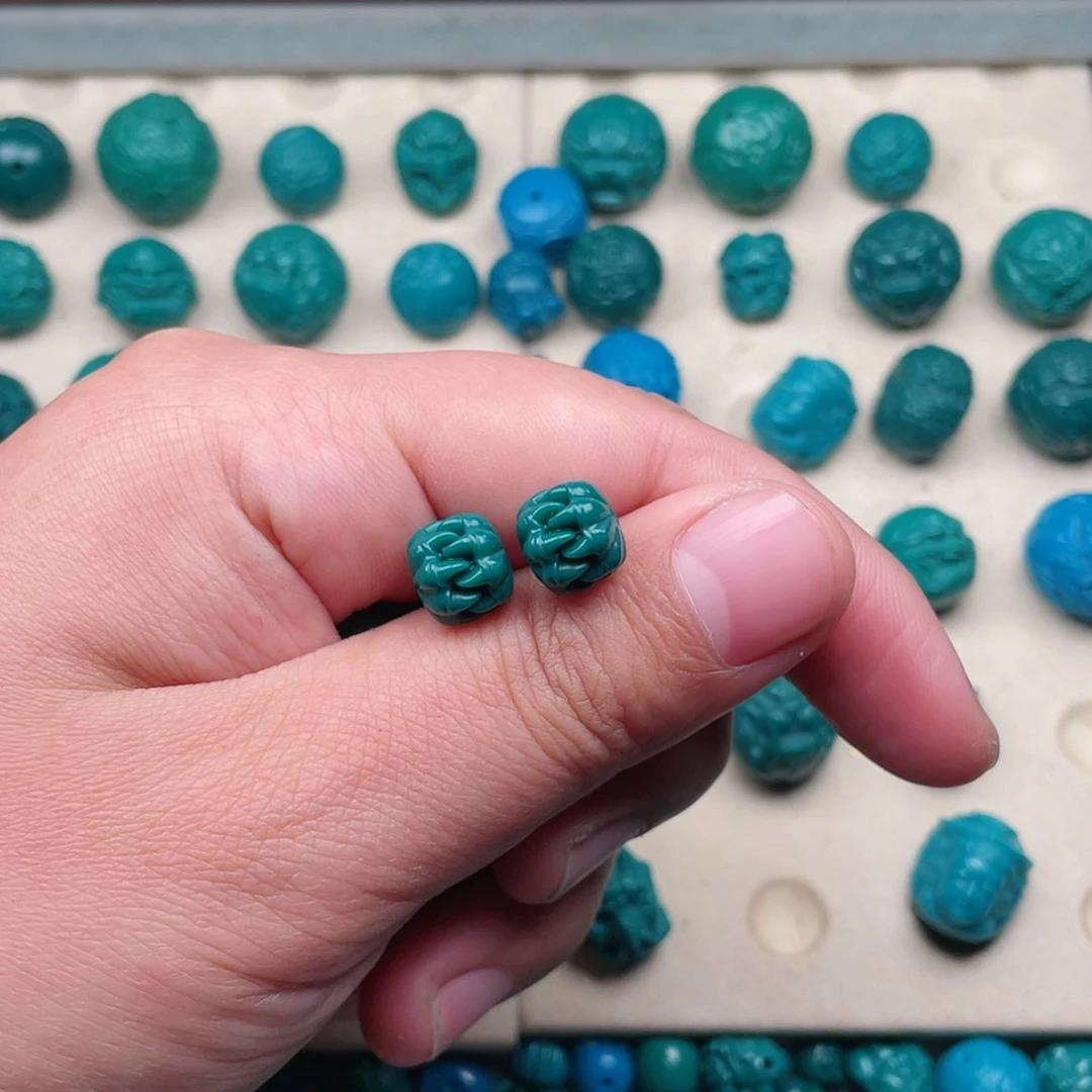 【闪购商品】玻璃颈饰吞噬10×9一对