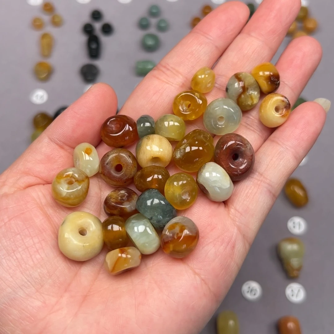 未镶嵌蛇纹石玉颈饰微瑕随机发