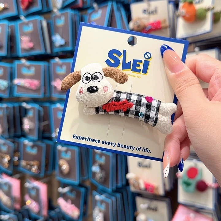 黑白格子狗狗白色脸鸭嘴夹