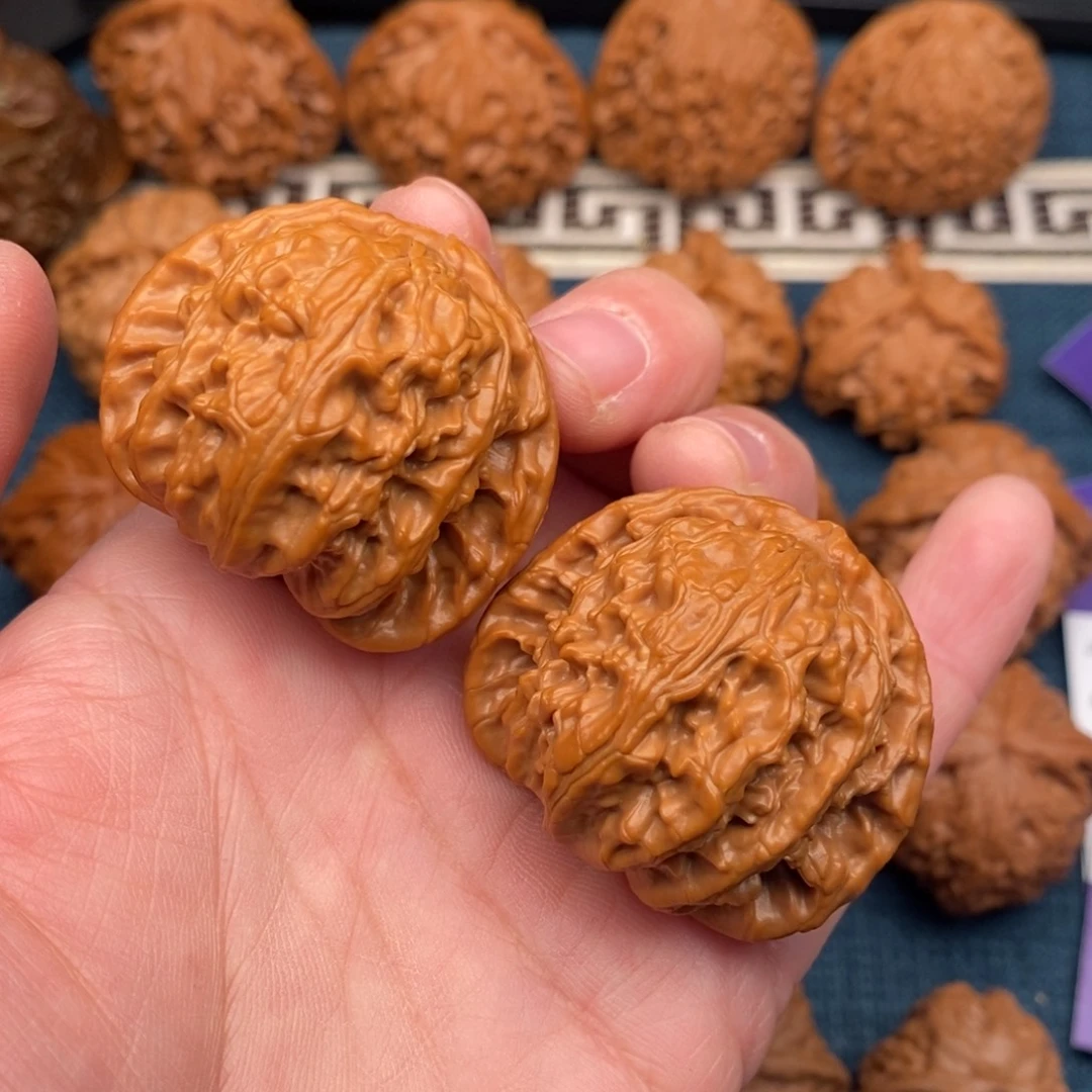 锐***文玩核桃把件40全品正三角白