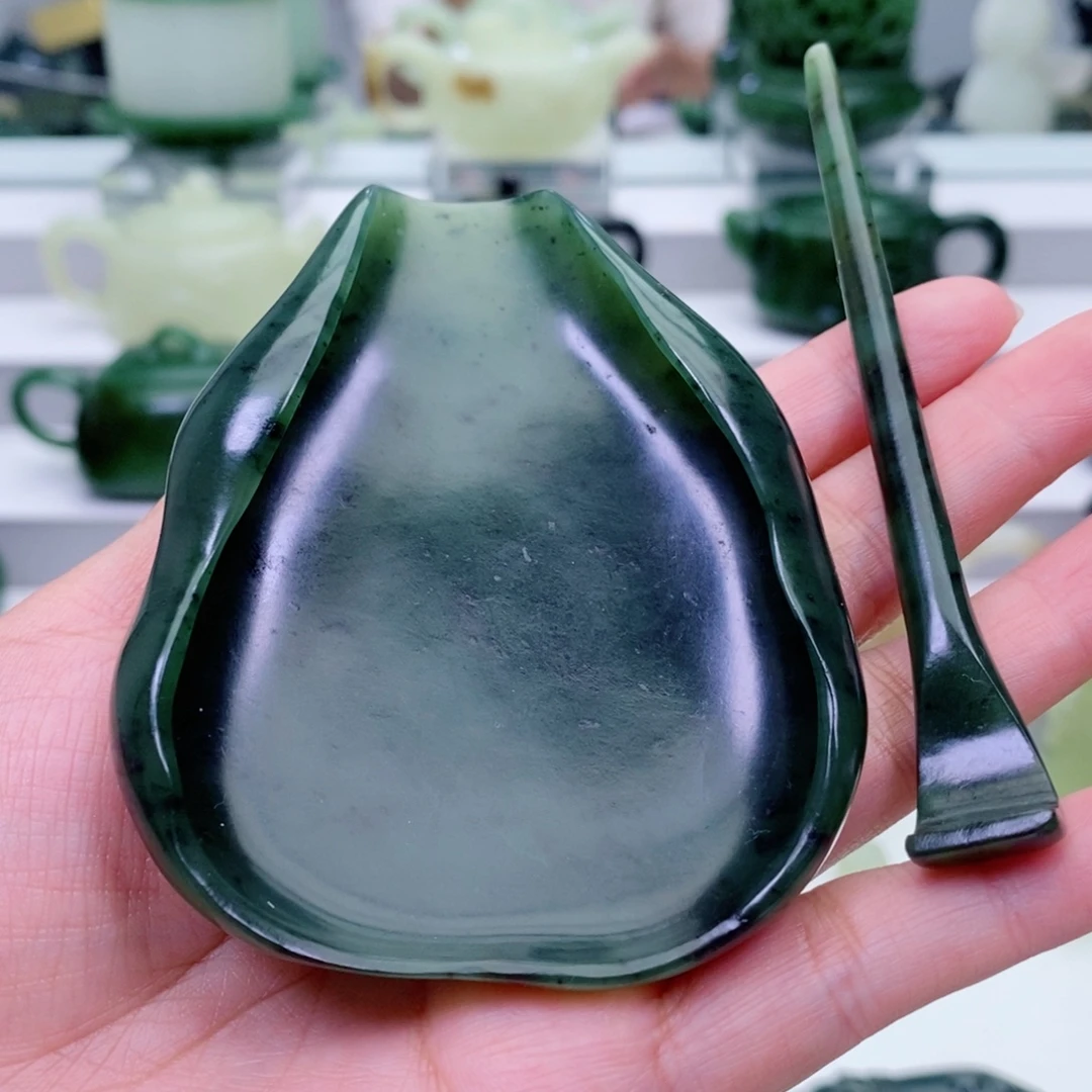 本***.和田玉未镶嵌摆件茶荷