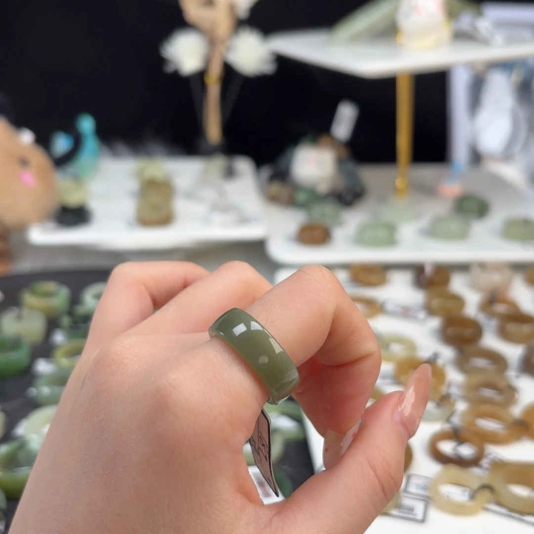 和田玉未镶嵌戒指o42菠菜绿直切18.4