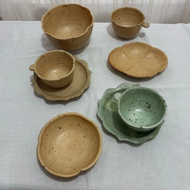 陶乐记 纯手工粉引花边碗盘陶艺作家粗陶餐具家用陶瓷碗碟