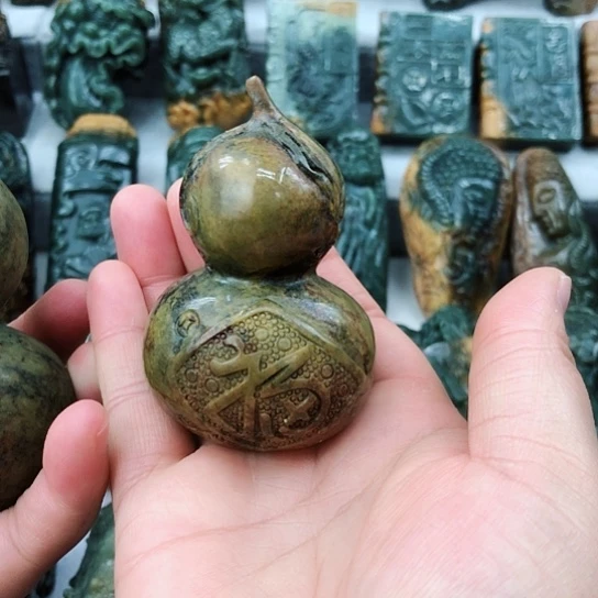 岫岩河磨玉（透闪石质玉）未镶嵌把件