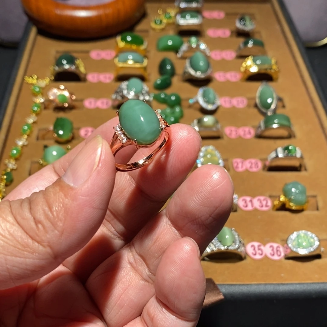 和田玉未镶嵌戒指