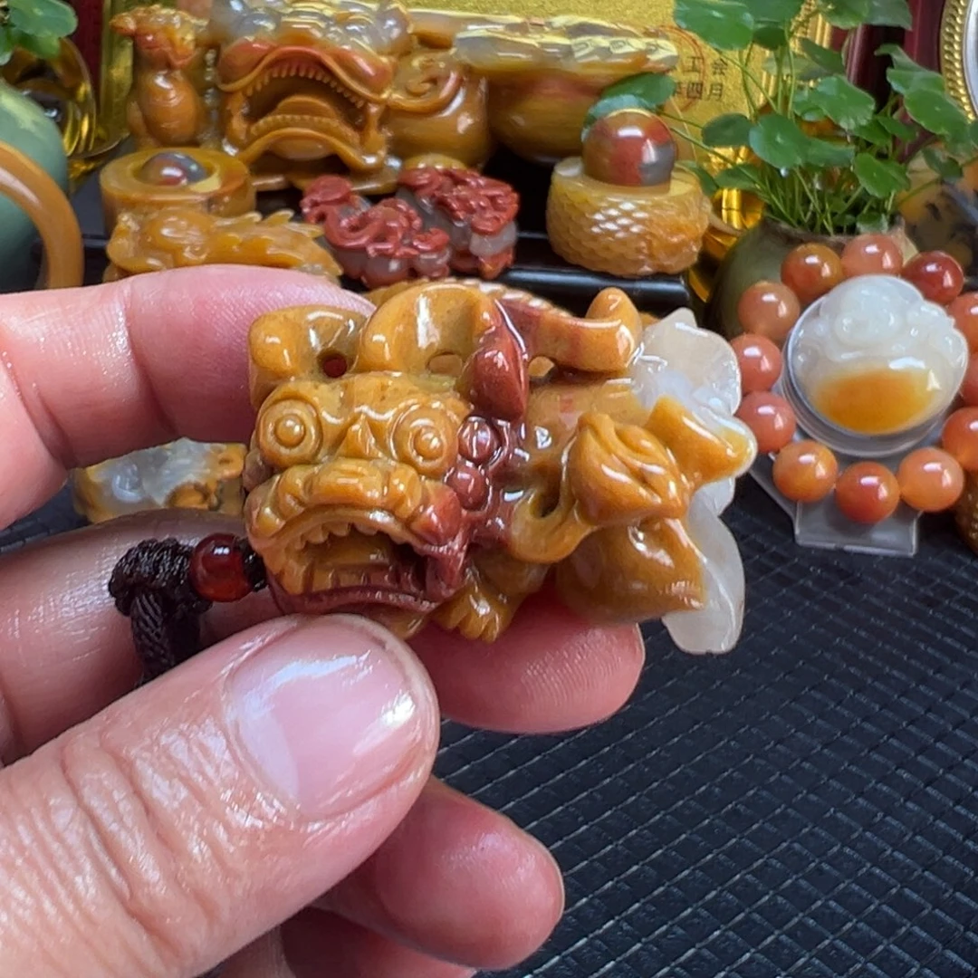 石英质玉未镶嵌颈饰