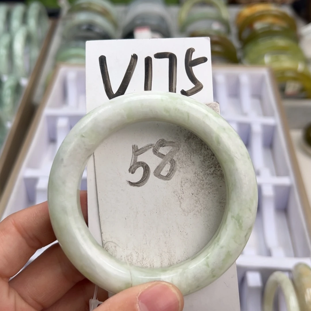 岫玉手镯未镶嵌天然岫玉