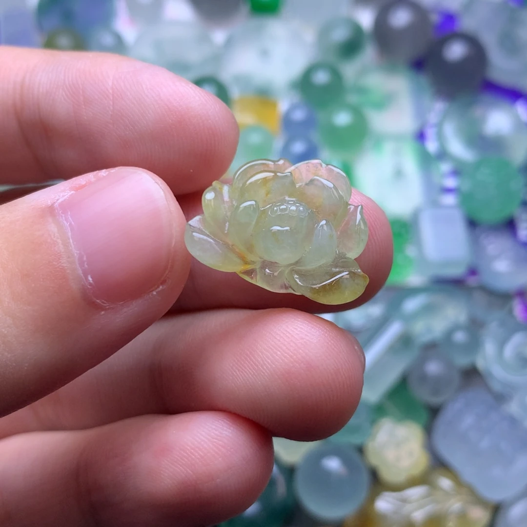 定制翡翠未镶嵌挂件