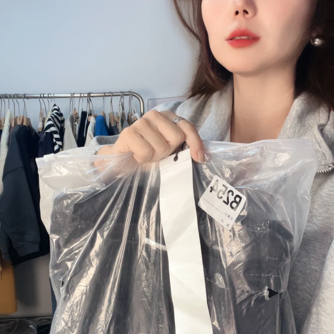 辉***月夏日必备单品不退换