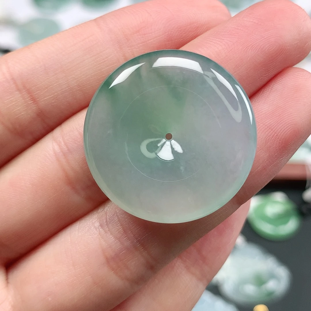 翡翠颈饰未镶嵌平安