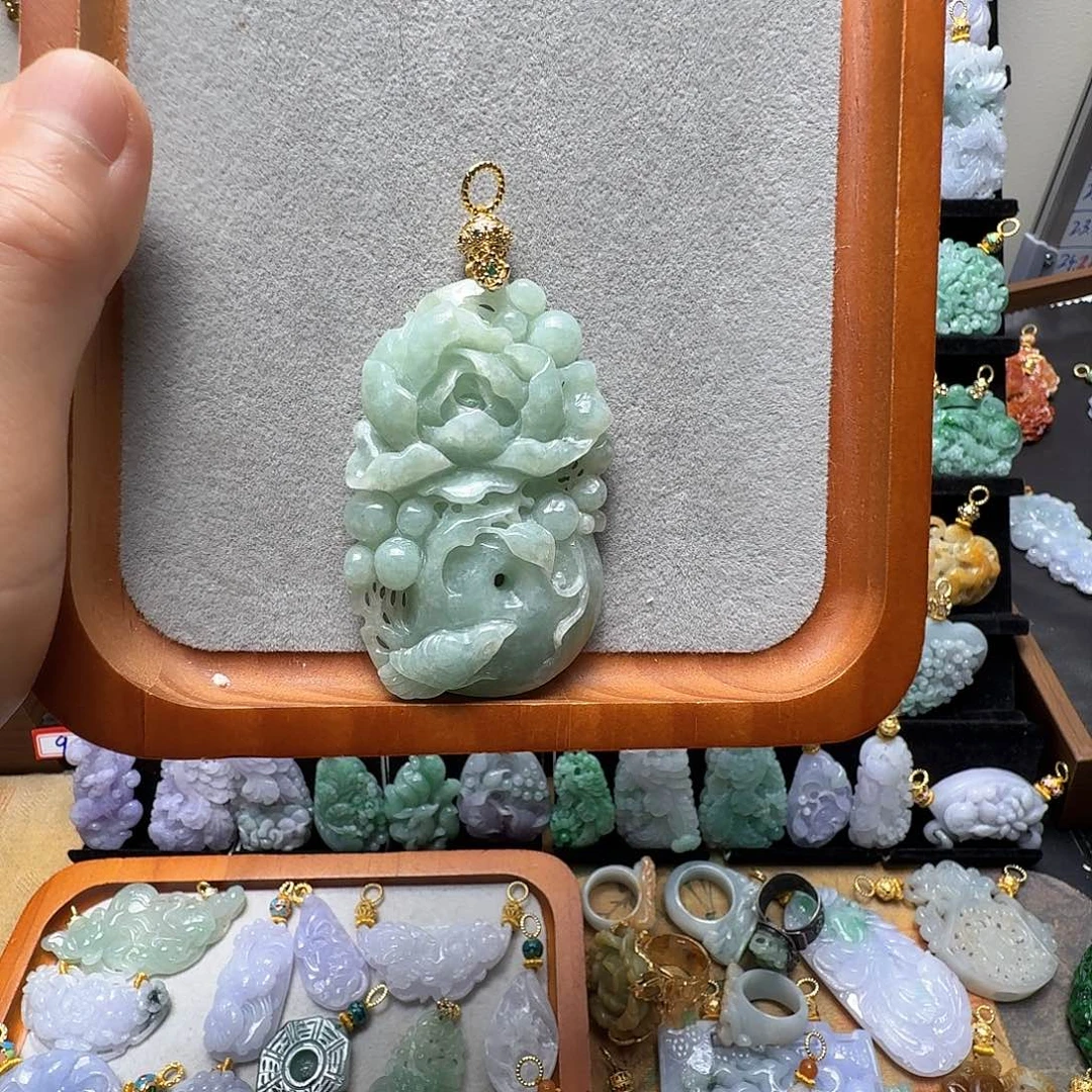 吊坠(赠链)未镶嵌翡翠