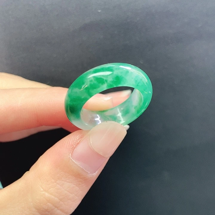 石英质玉未镶嵌颈饰