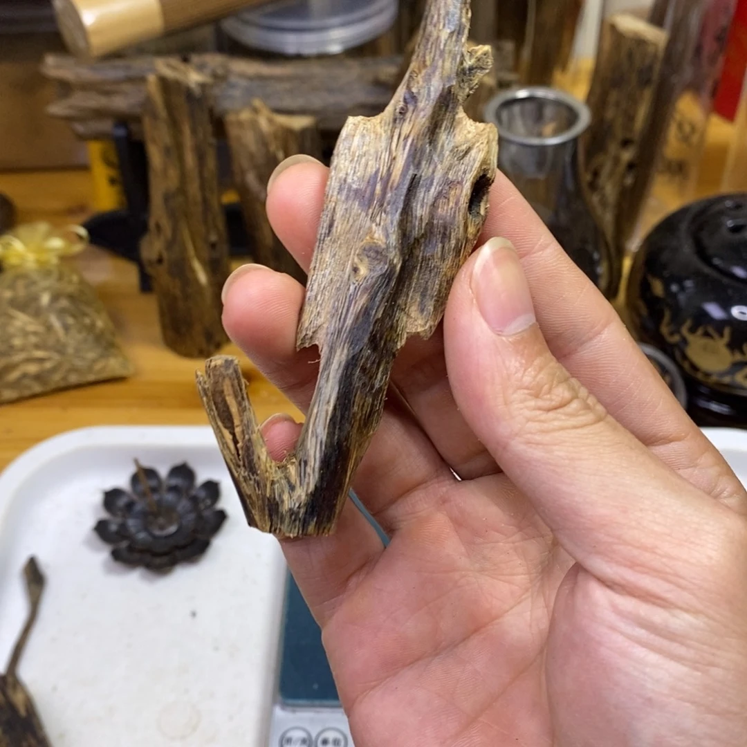 沉香高油香薰白棋13克