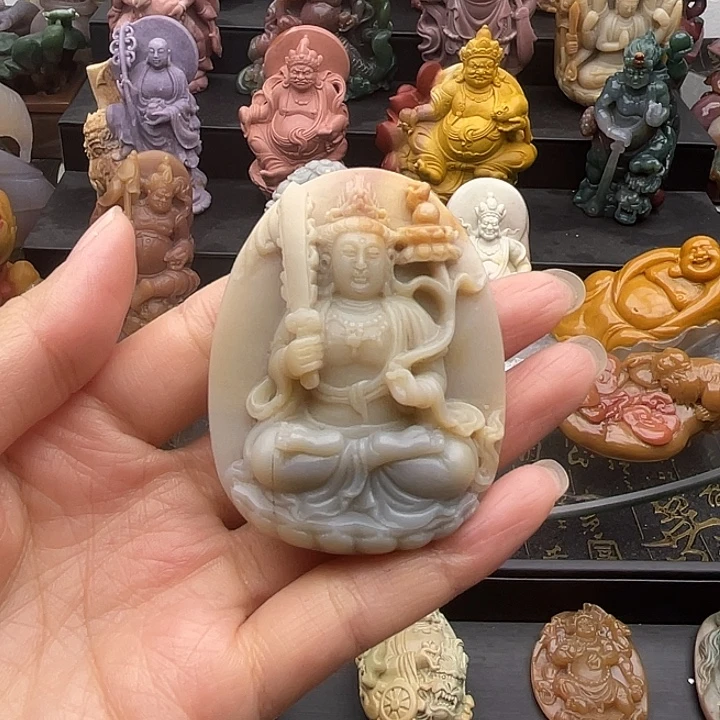 石英质玉未镶嵌吊牌