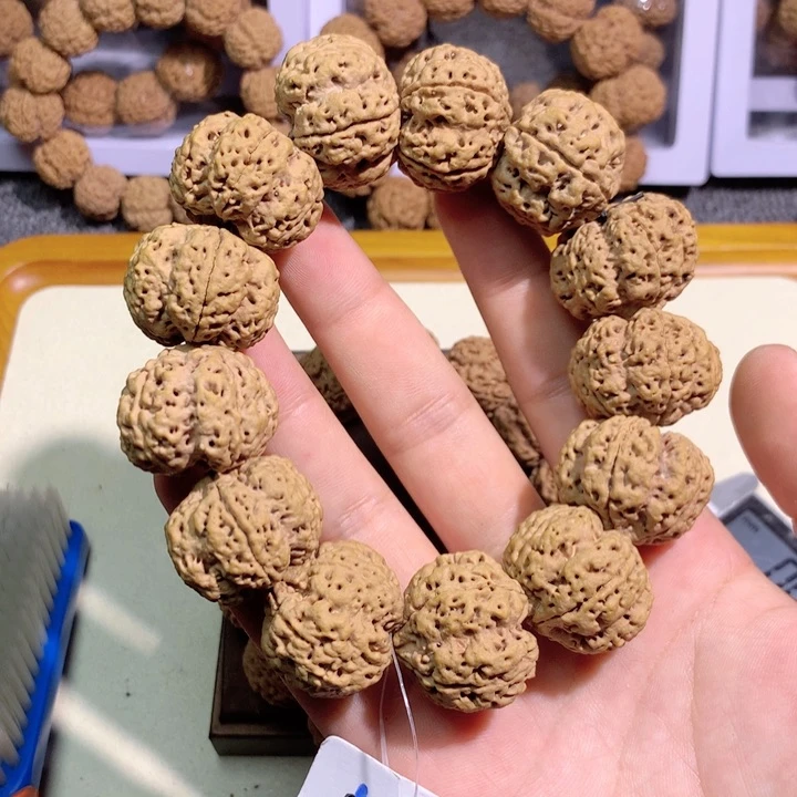 吊坠金刚菩提?***?1。