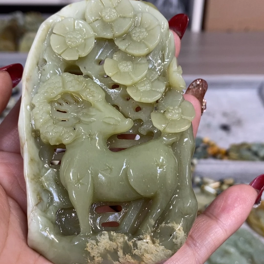 蛇纹石玉颈饰未镶嵌