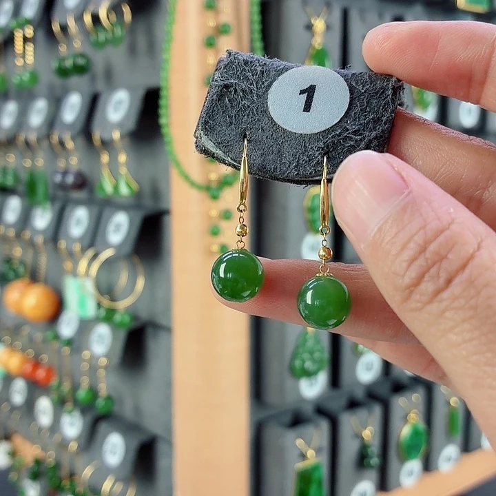 和田玉18K金镶嵌耳饰