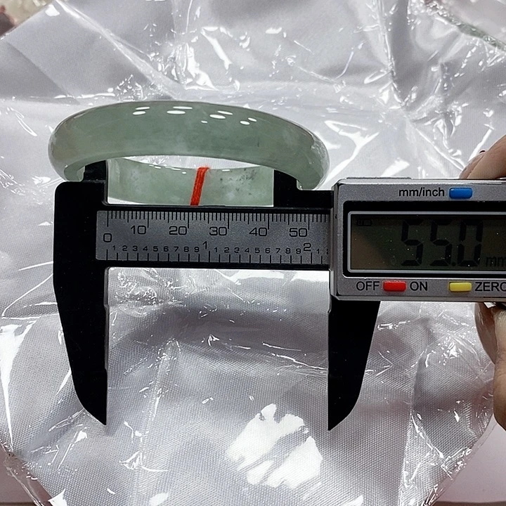 翡翠手镯未镶嵌230