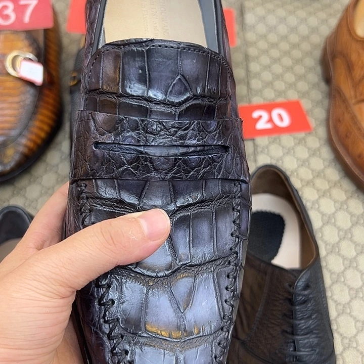 汇***司牛皮（革）尼罗鳄39码