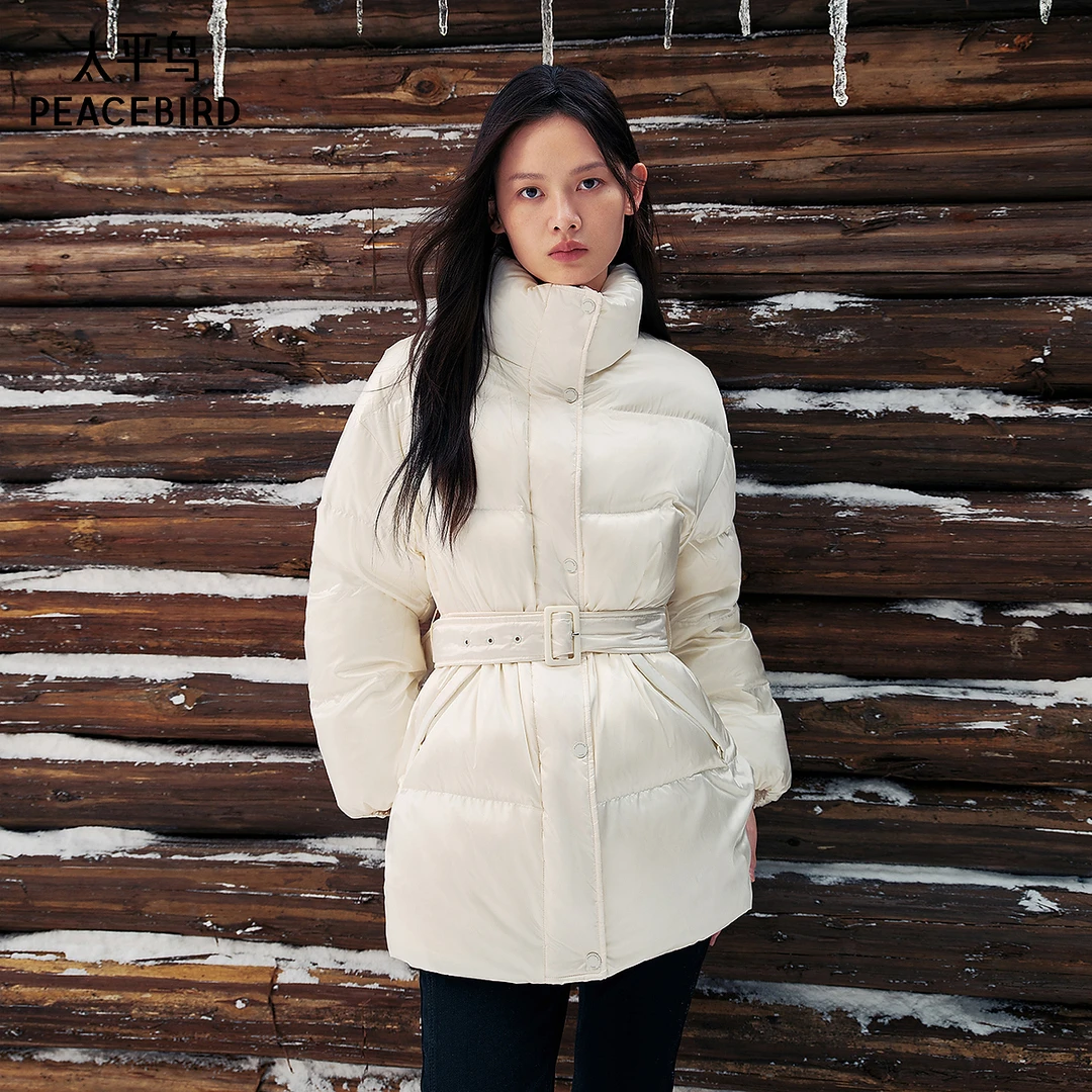 太平鸟女装时尚收腰显瘦90绒25冬新款黑色羽绒外套AAACF4484