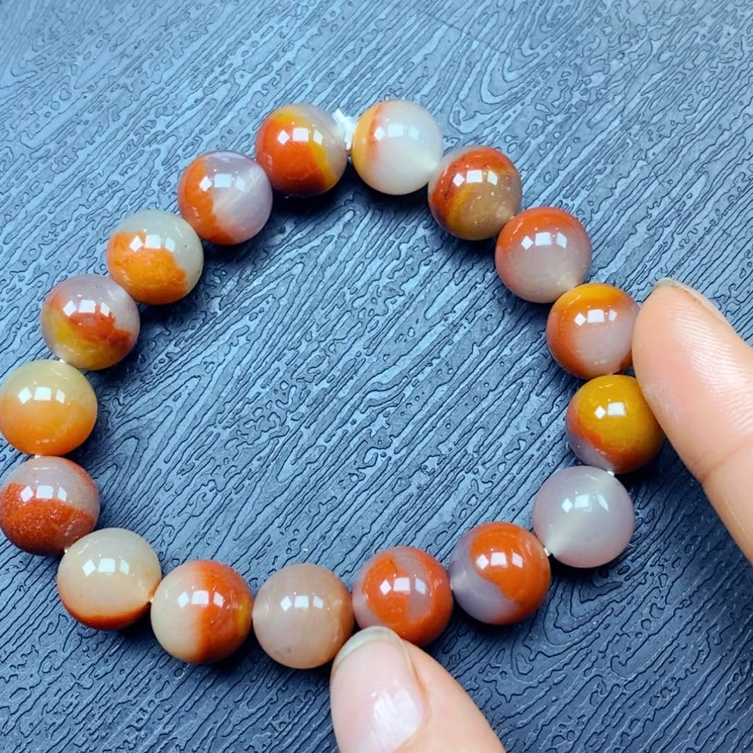 未镶嵌石英质玉（黄龙玉）颈饰