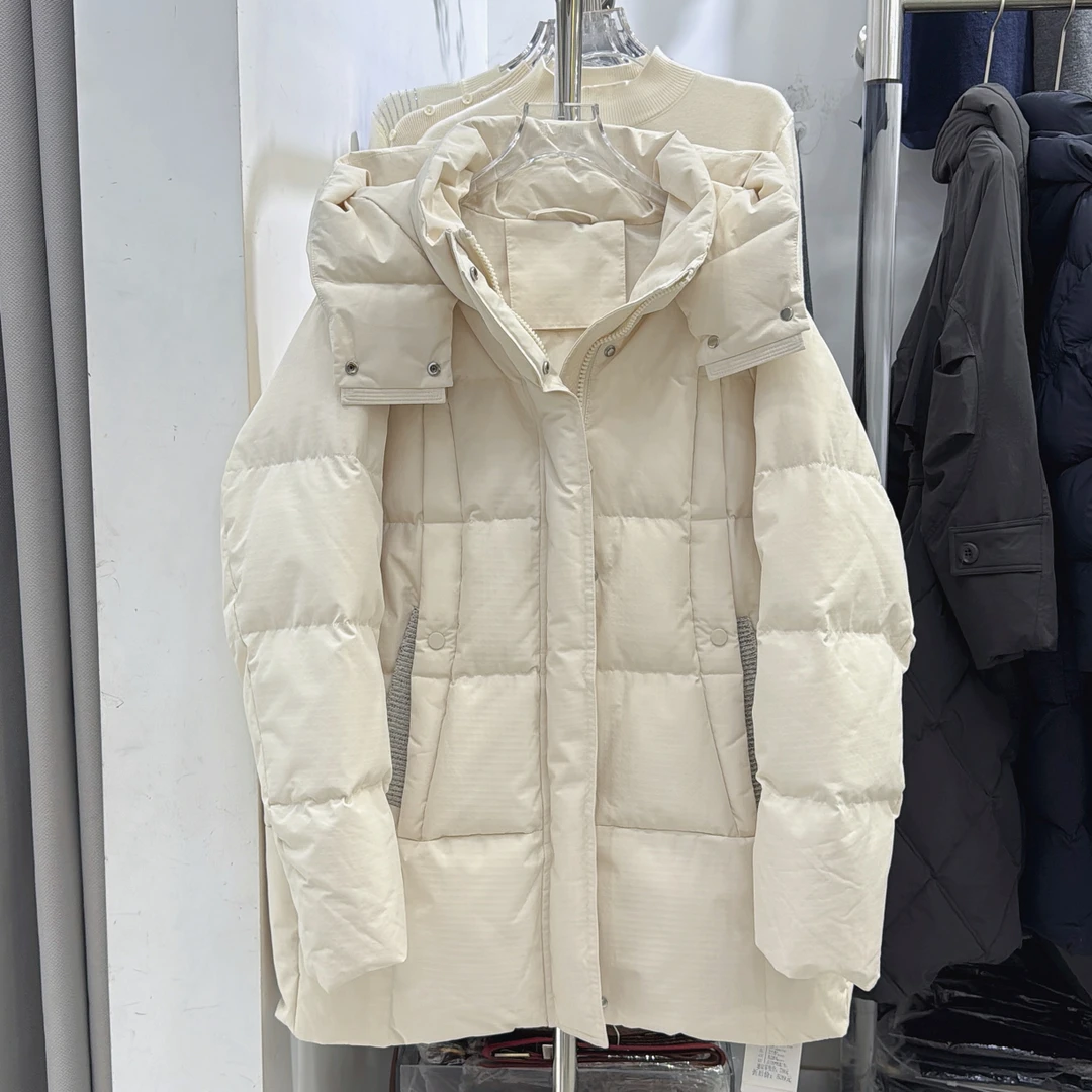 一手长厚实连帽羽绒服