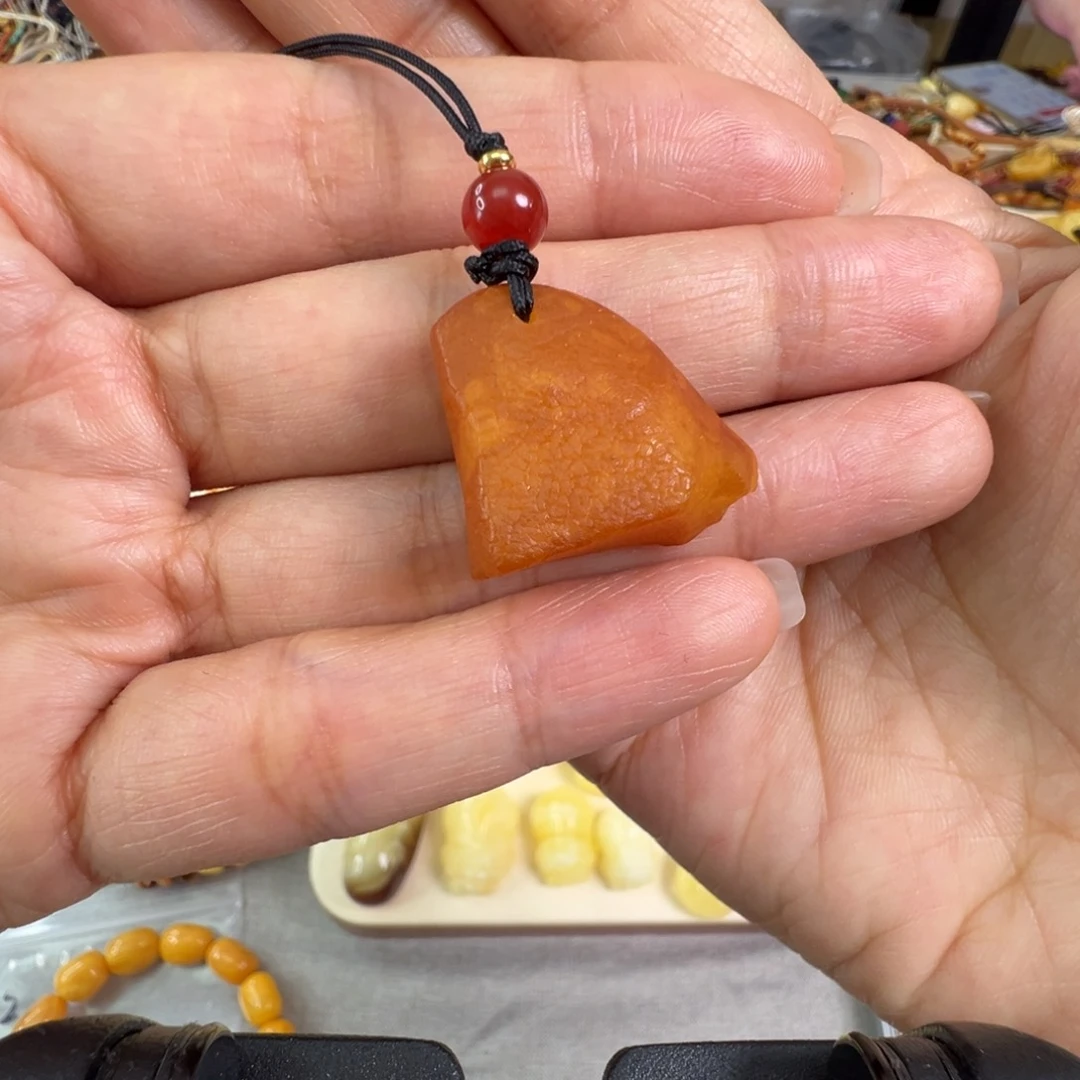 琥珀颈饰未镶嵌蜜蜡