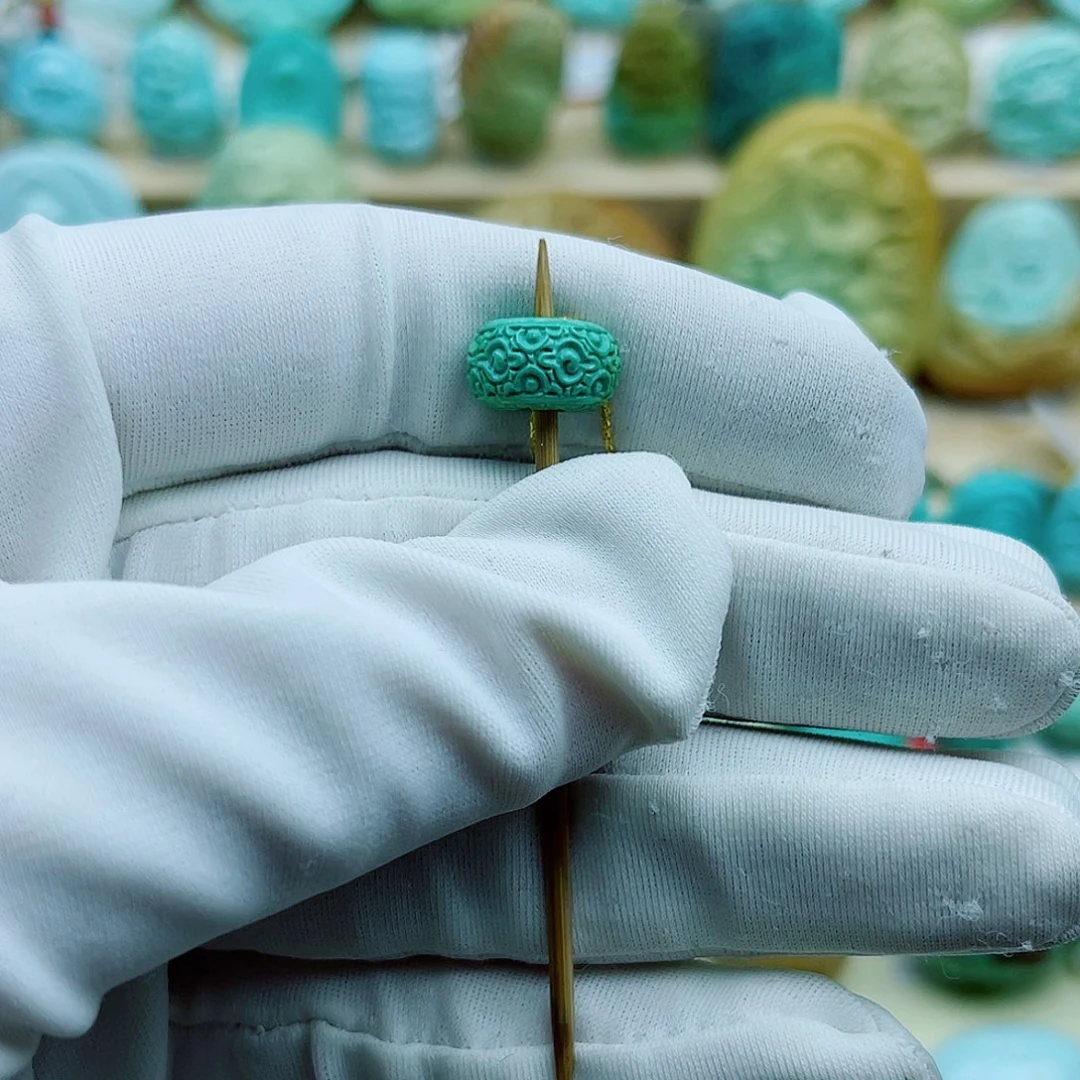 绿松石未镶嵌珠宝奇石