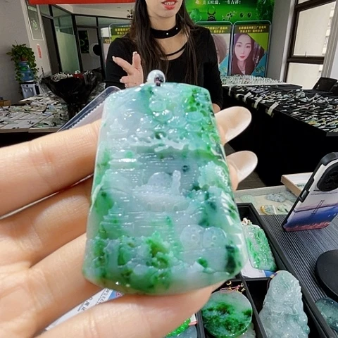 颈饰未镶嵌翡翠一个