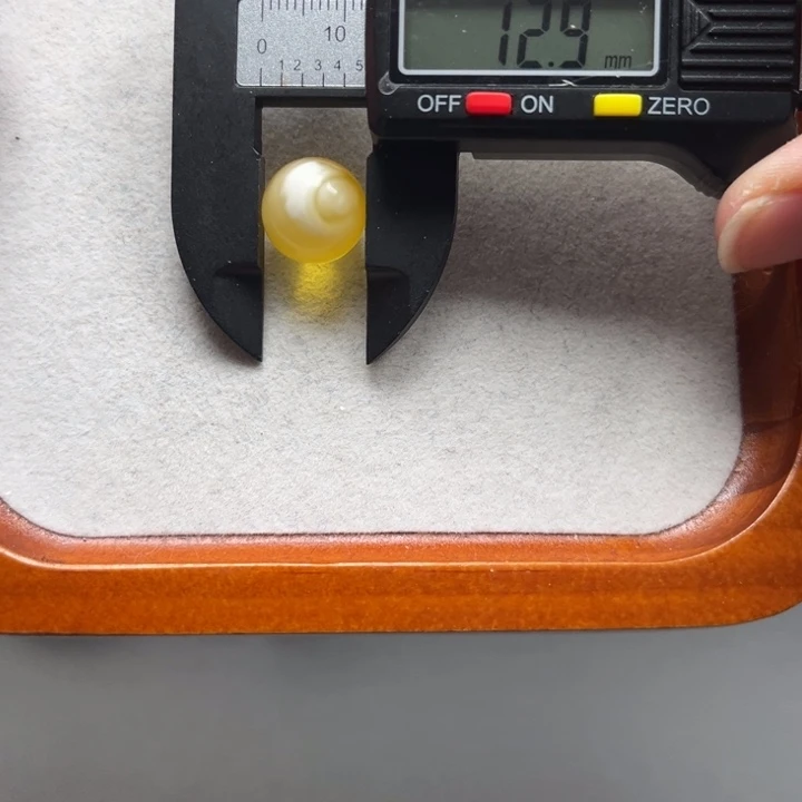 琥珀未镶嵌珠宝奇石M47号金白聚宝盆