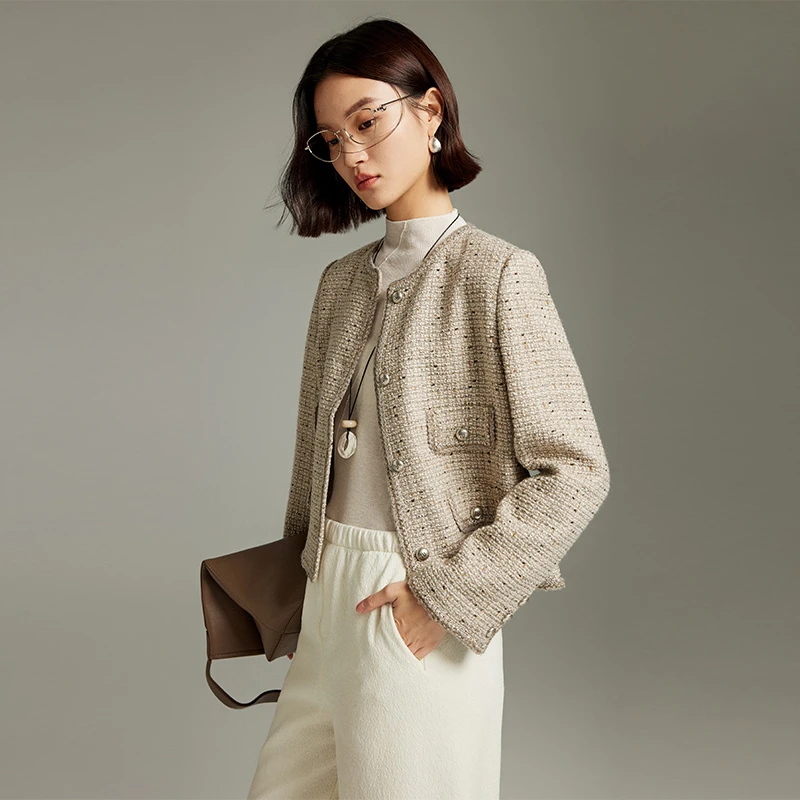 【粉丝专享】MOFAN摩凡2025冬新款亚米色小香风短外套女MAW481029