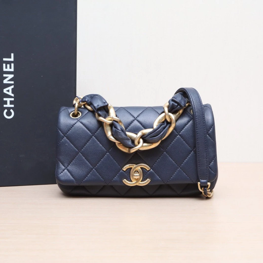 95新 Chanel/香奈儿 小花双双 21P 口盖包 墨蓝色 皮革S 31开