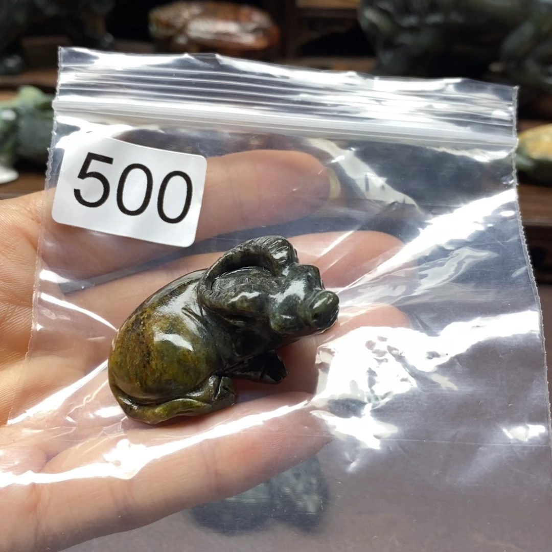 未镶嵌岫岩河磨玉（透闪石质玉）把件