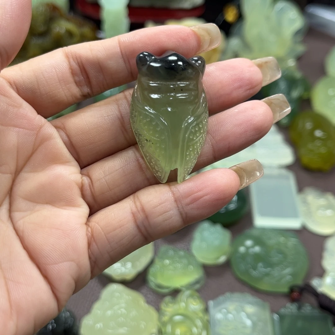 未镶嵌蛇纹石玉颈饰