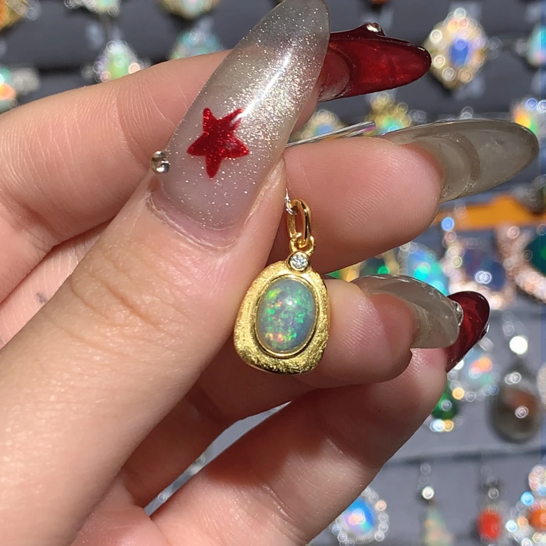 欧泊银S925镶嵌福利吊坠w格*巫