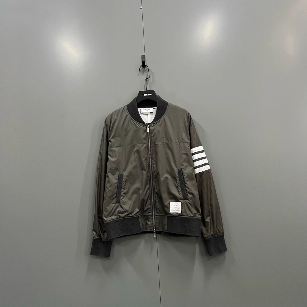 99新 THOMBROWNE h924 经典四条纹尼龙外套 4码/018091