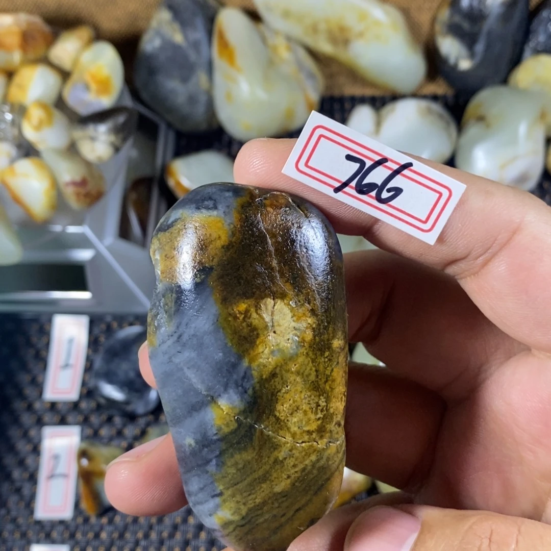 和田玉（糖玉）未镶嵌挂件