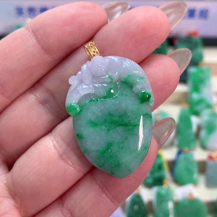 翡翠吊坠(不含链)18K金镶嵌