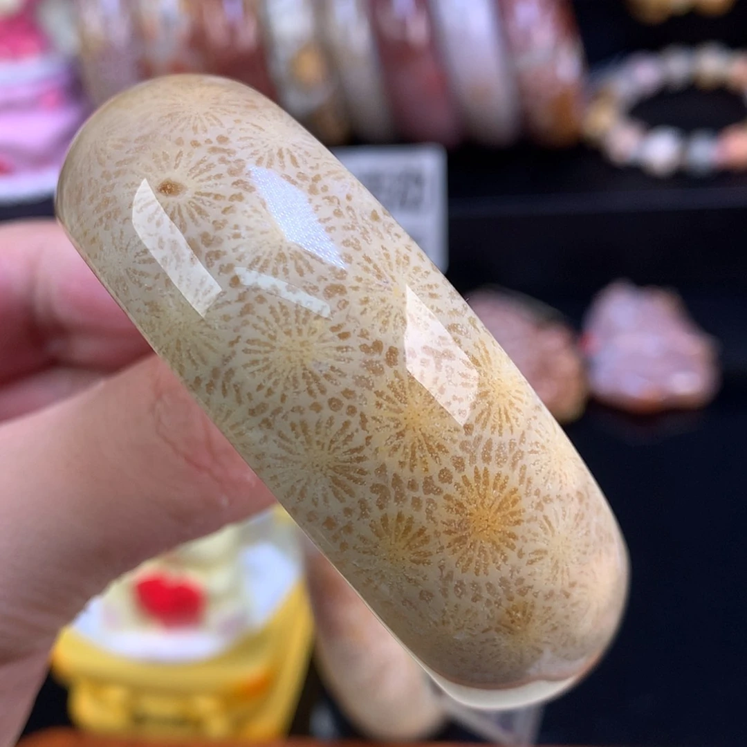 【闪购商品】颈饰未镶嵌硅化珊瑚（珊瑚玉）52号奶金黄大花57.3圈