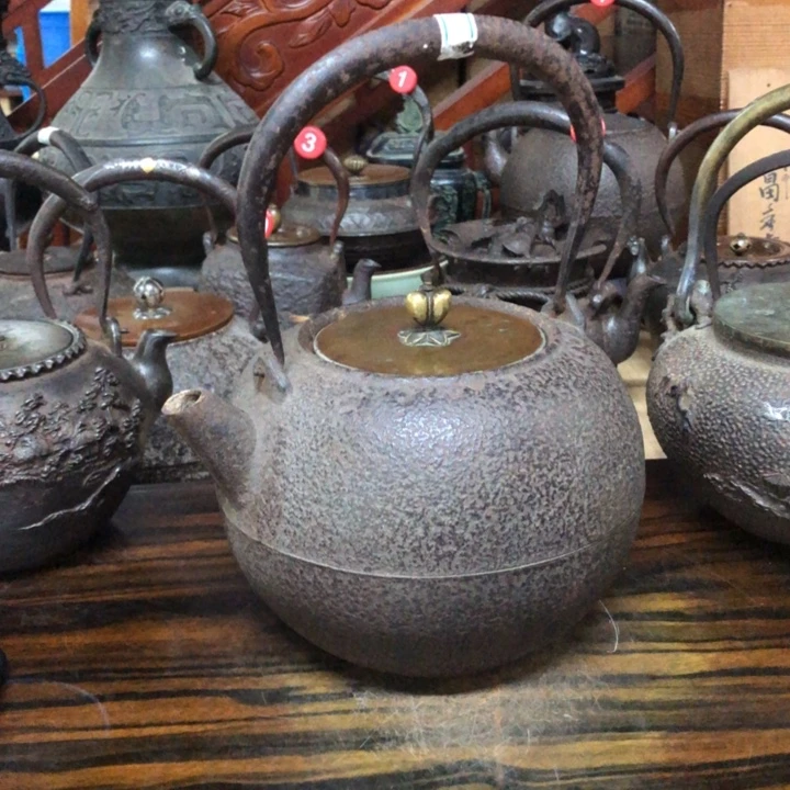 一字底炮口丸子壶