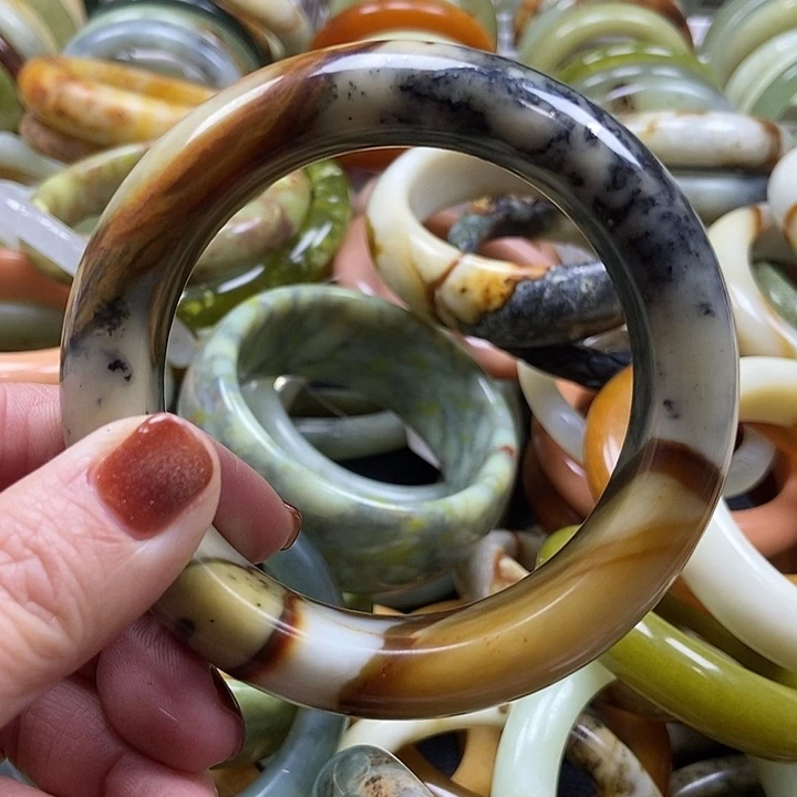 蛇纹石玉手镯未镶嵌红*茶