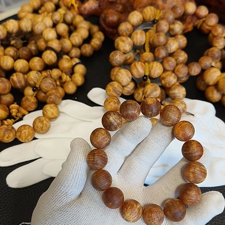 ℳ****无事牌非洲檀香琥珀木