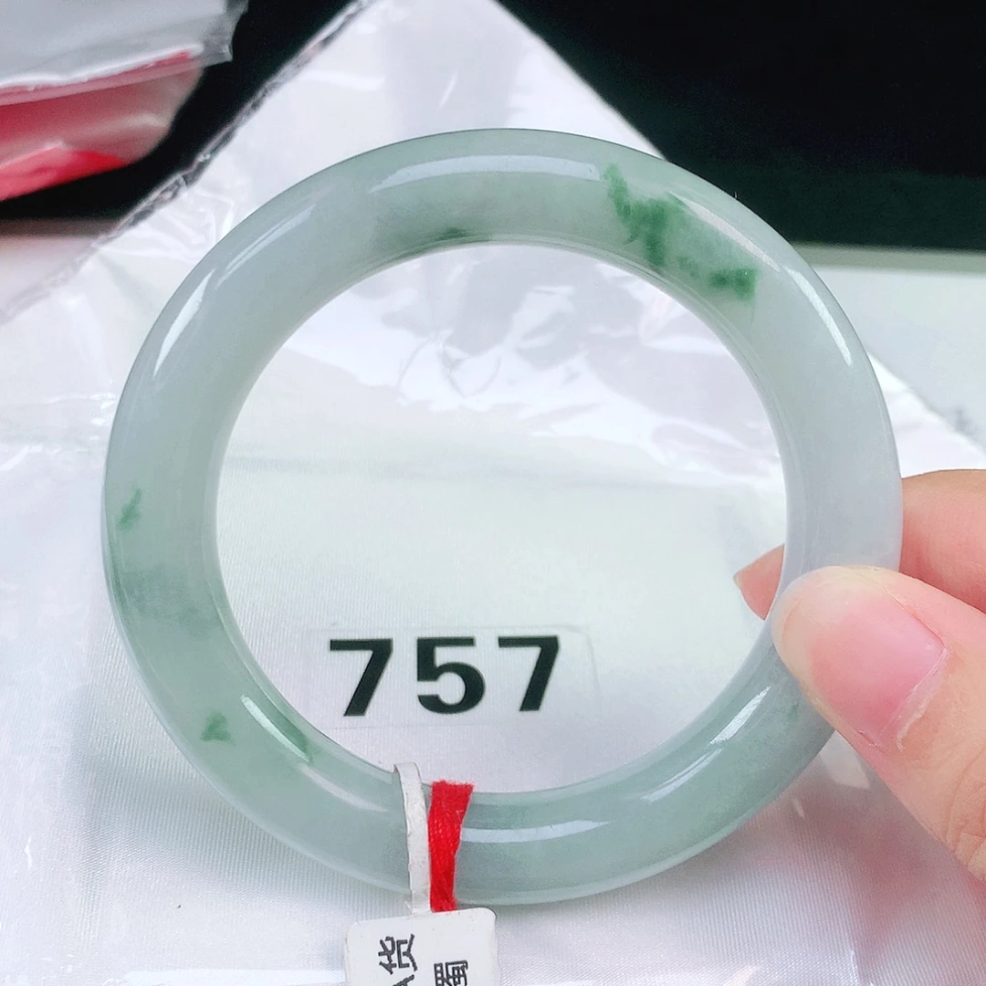 未镶嵌手镯（圆镯）翡翠57.7