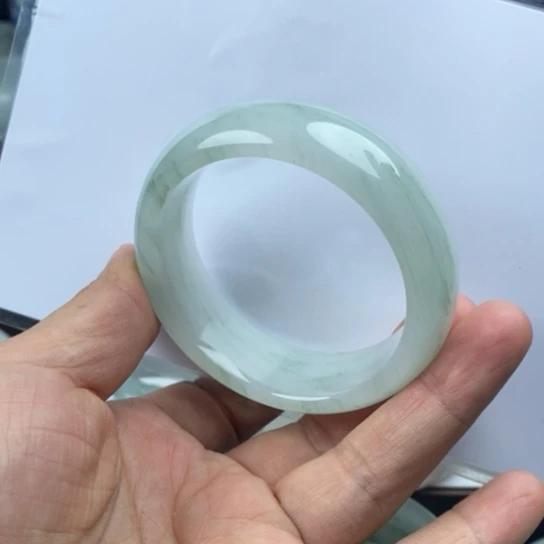 天***容石英质玉（金丝玉）未镶嵌手镯