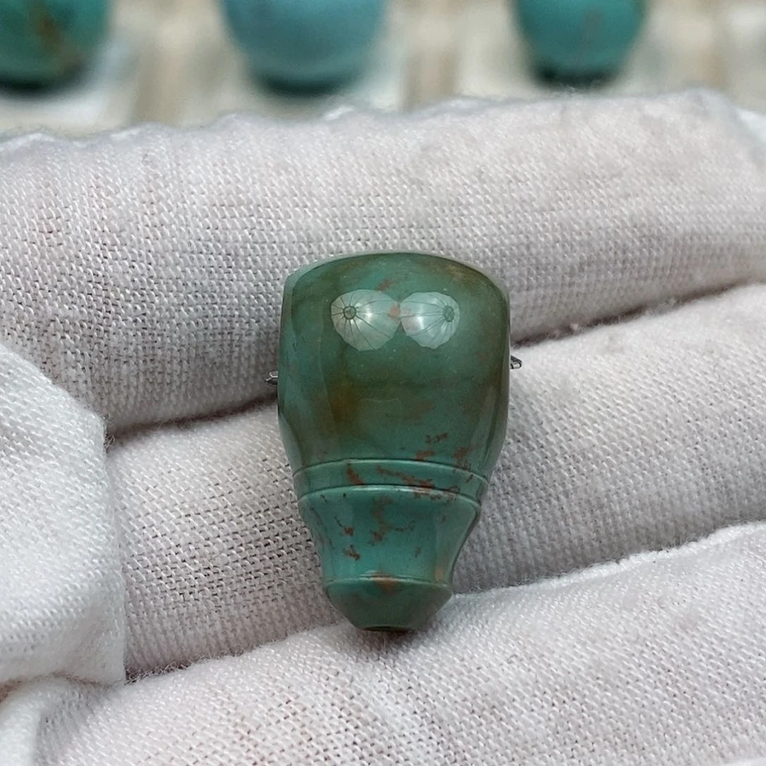 绿松石配饰未镶嵌